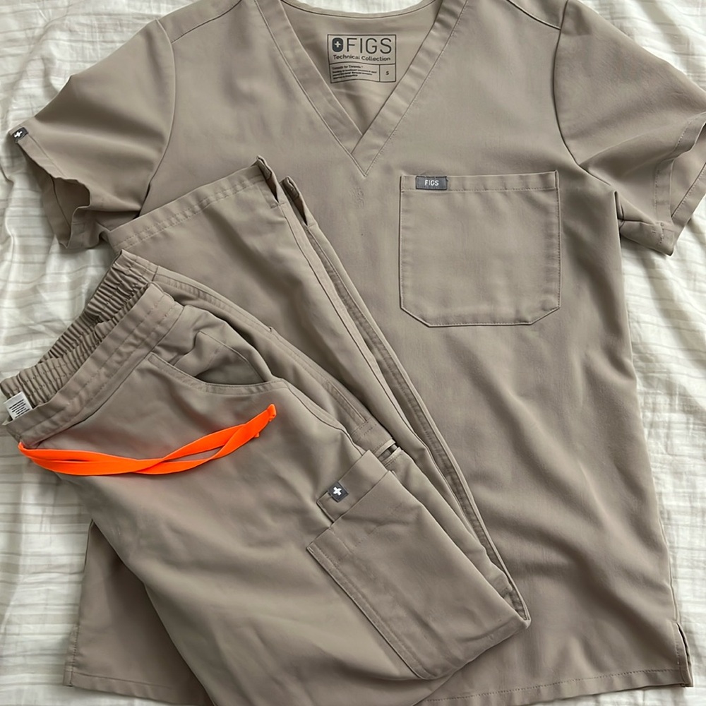 FIGS Taupe Scrub Set with Orange Drawstring